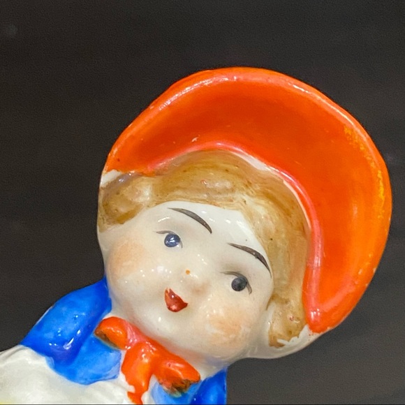 Vintage Dutch Girls Japan Porcelain Salt & Pepper Shaker Set - Picture 8 of 13